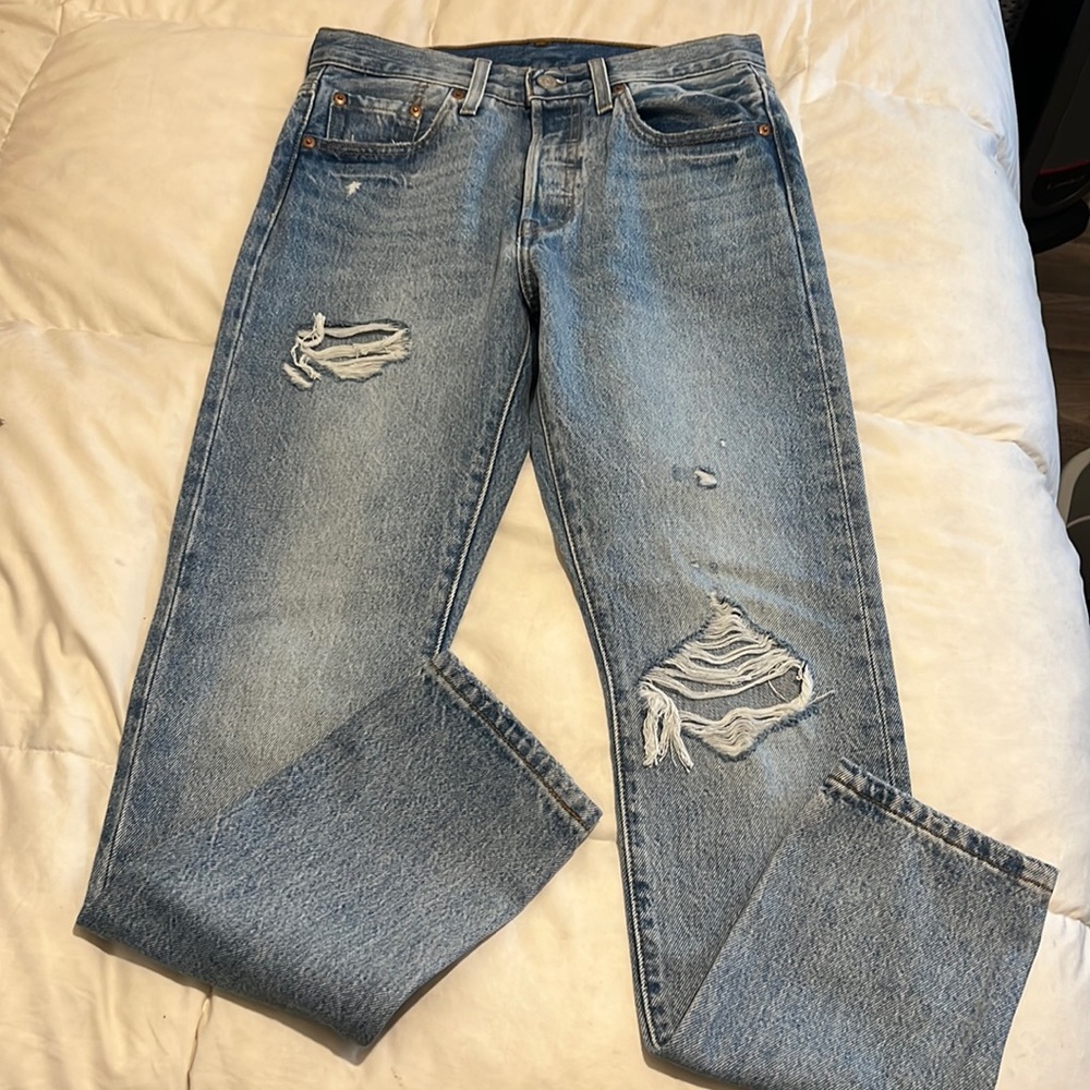 Levi’s premium 501 S Wedgie distressed jeans sz 27